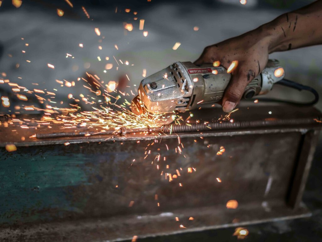 Espejos a medida con acabados modernos y personalizados